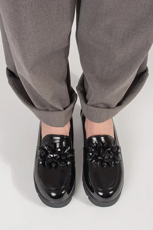 Mustad mokasiinid platvormil stiilse... Mustad mokasiinid platvormil stiilse...