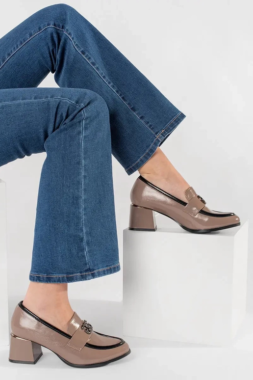 Stiilsed poolkingad Taupe värvi Stiilsed poolkingad Taupe värvi