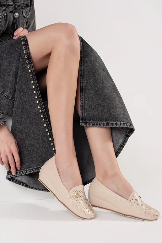 Liivakarva naiste poolsaapad peidetud...