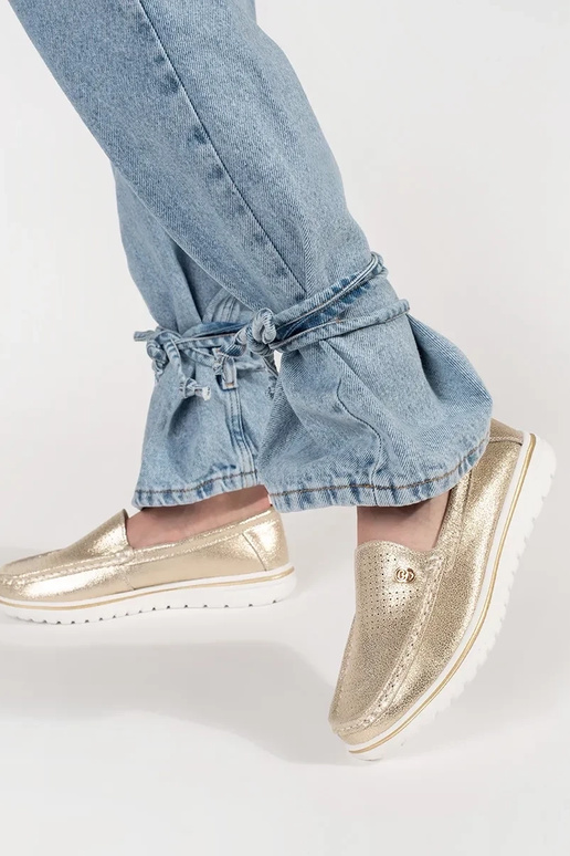 Kuldne mokasiin naturaalsest nahast Kuldne mokasiin naturaalsest nahast