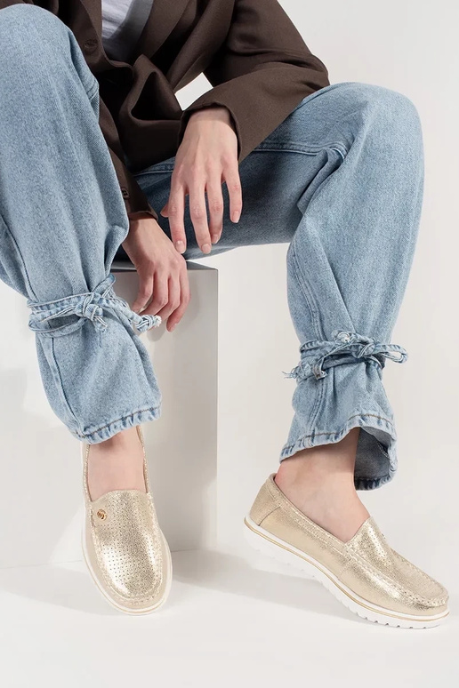 Kuldne mokasiin naturaalsest nahast Kuldne mokasiin naturaalsest nahast