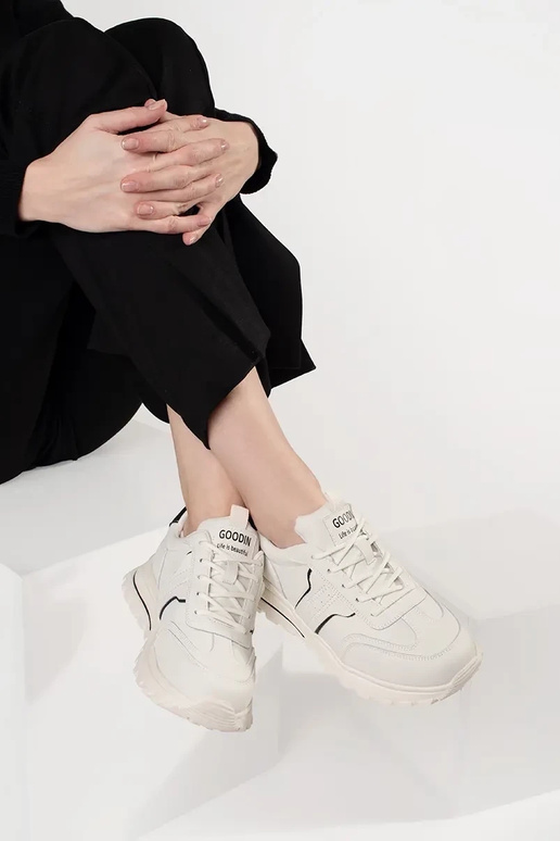 Paksu tallaga sportlikud nahkkingad Paksu tallaga sportlikud nahkkingad