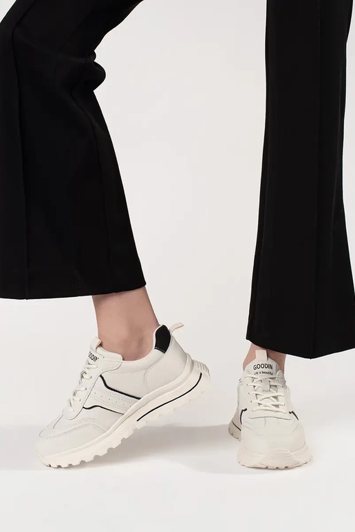 Paksu tallaga sportlikud nahkkingad Paksu tallaga sportlikud nahkkingad