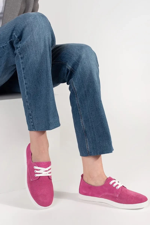 Roosa loodusnahast õhkuvad kingad Roosa loodusnahast õhkuvad kingad