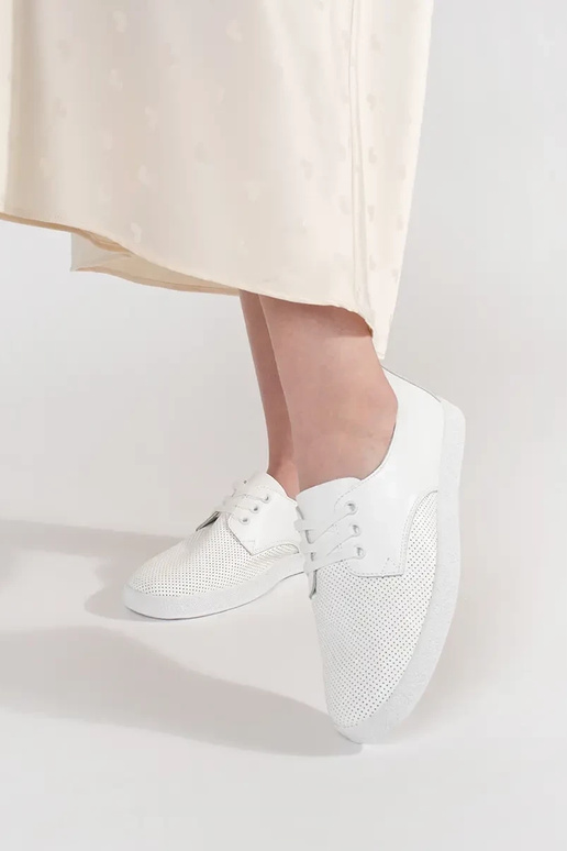 Valged loodusnahast sportlikud...