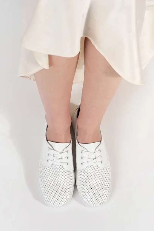 Valged loodusnahast sportlikud...