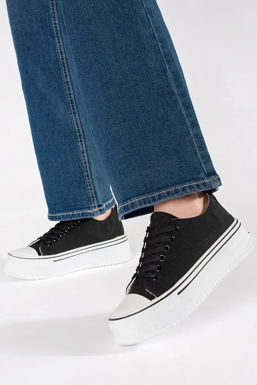 Mustad klassikalised naiste...