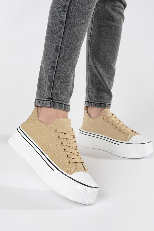 Liiva värvi spordijalatsid paksu tallaga Liiva värvi spordijalatsid paksu tallaga