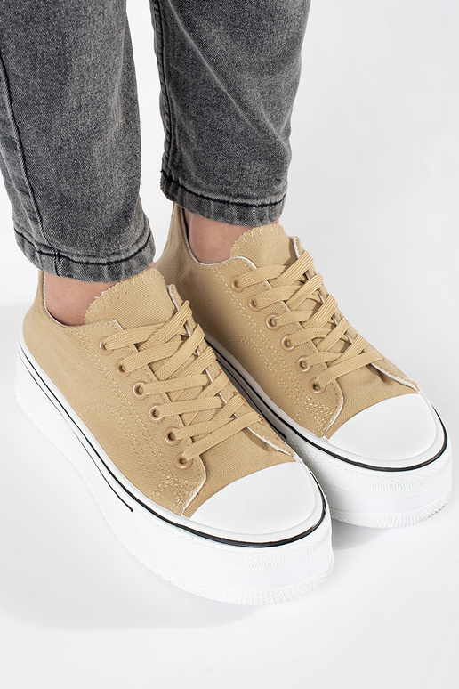 Liiva värvi spordijalatsid paksu tallaga Liiva värvi spordijalatsid paksu tallaga