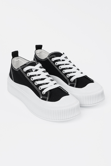 Must-valged Sneakers mudel... 2