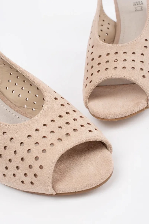 Liivakarva madalal kontsaga sandaalid