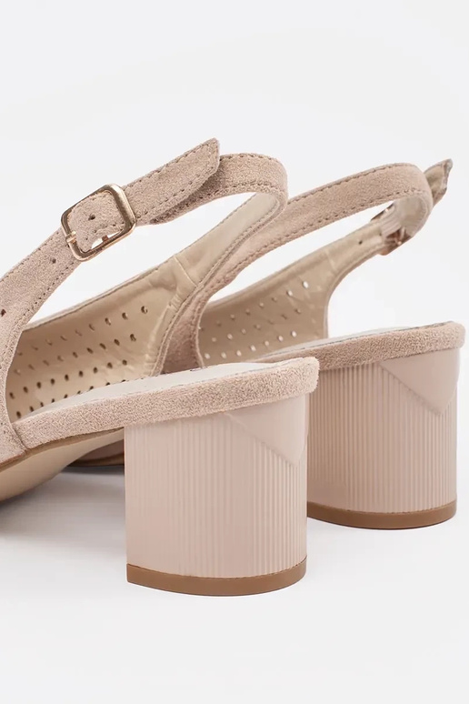 Liivakarva madalal kontsaga sandaalid