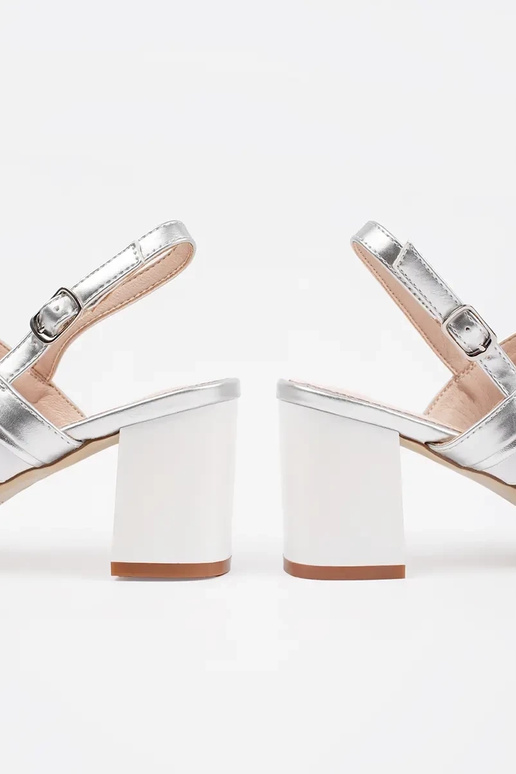 Naiste kõrge kontsaga sandaalid... Naiste kõrge kontsaga sandaalid...