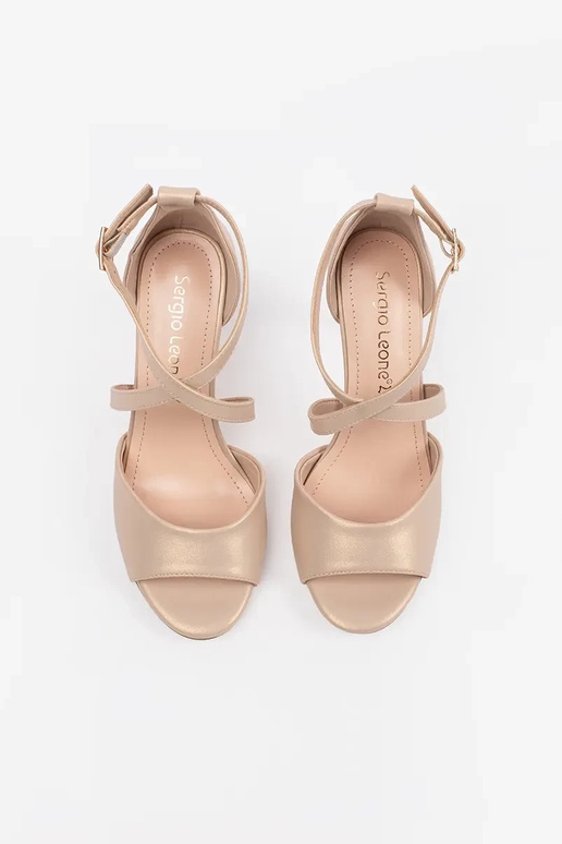 Valged mugavad platvormsandaalid