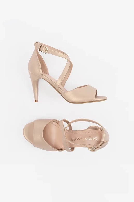 Valged mugavad platvormsandaalid