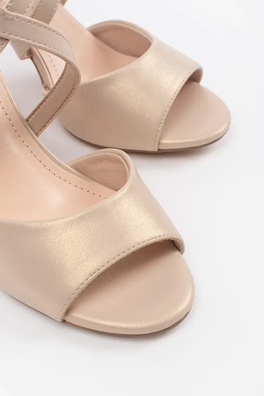 Valged mugavad platvormsandaalid