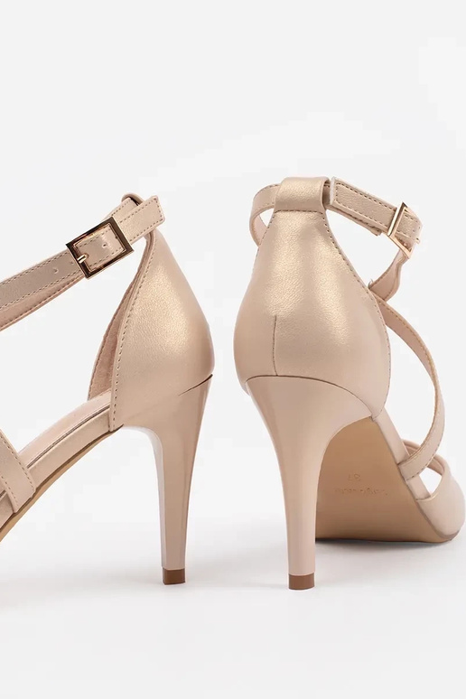 Valged mugavad platvormsandaalid