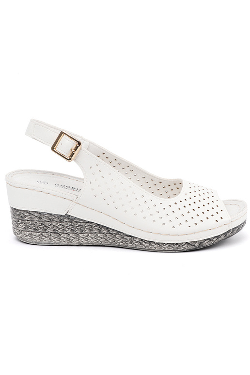 Valged avatud sandaalid