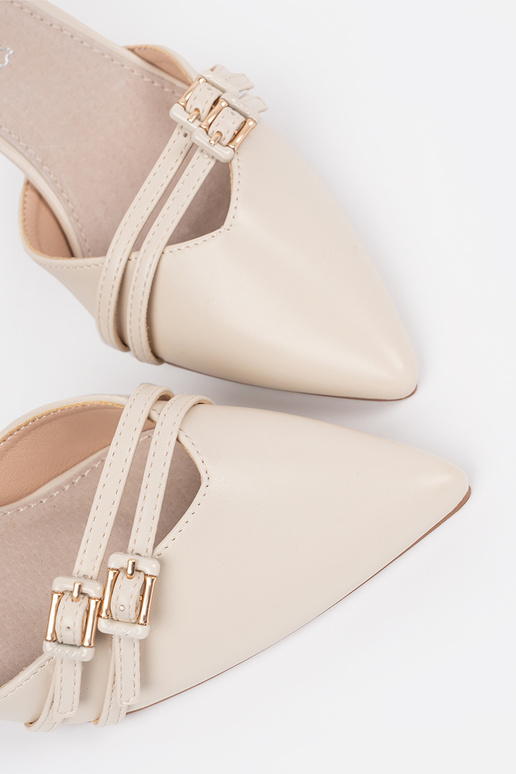 Elevantide luu värvi kõrged kontsad