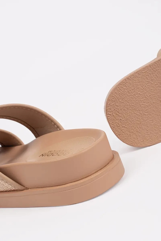 Lihtsad sussid beežide klambritega Lihtsad sussid beežide klambritega