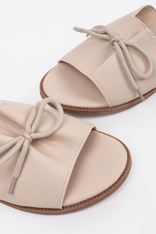 Liivakarva plätud kaarega