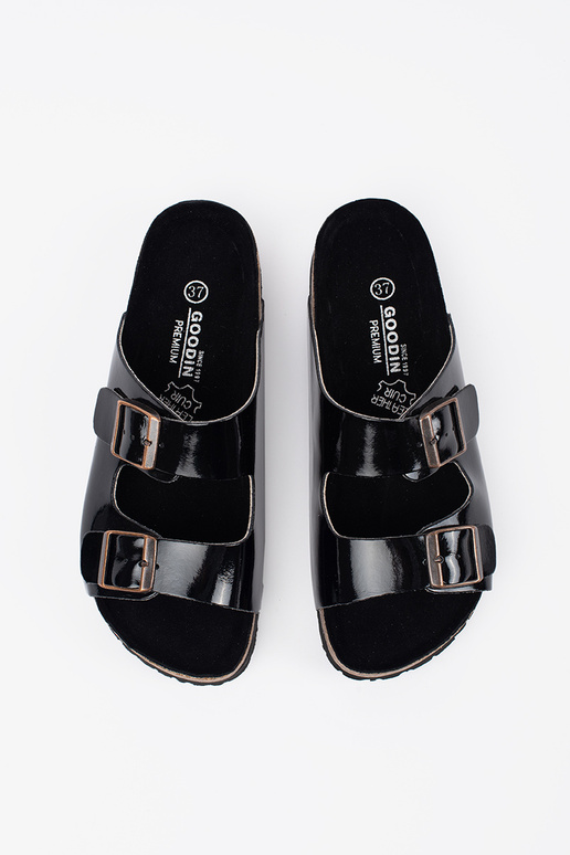 Mustad plätud madalal tallal Mustad plätud madalal tallal