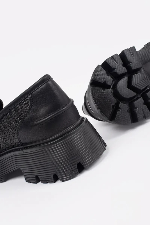 mustad platvormiga mokasiinid kuldse...