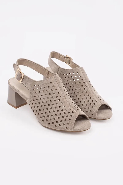 liivakarva sandaalid kontsadel nahast