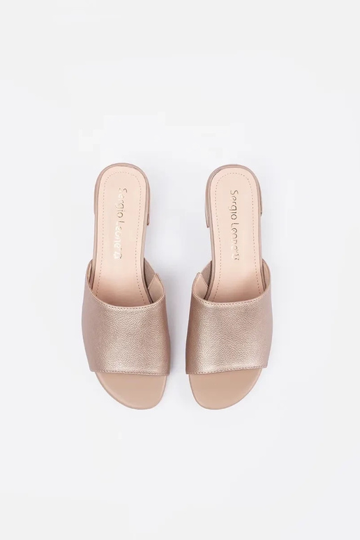 Beežid sussid kõrgel kontsal Sergio...