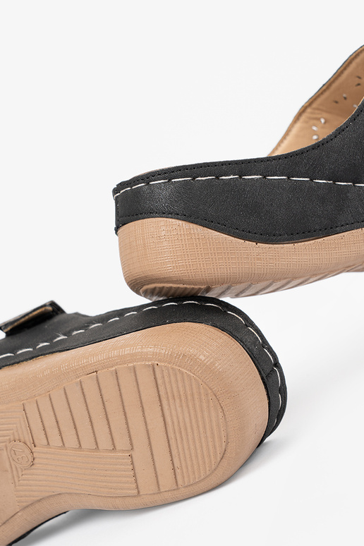 Sandaalid madalal platvormil...