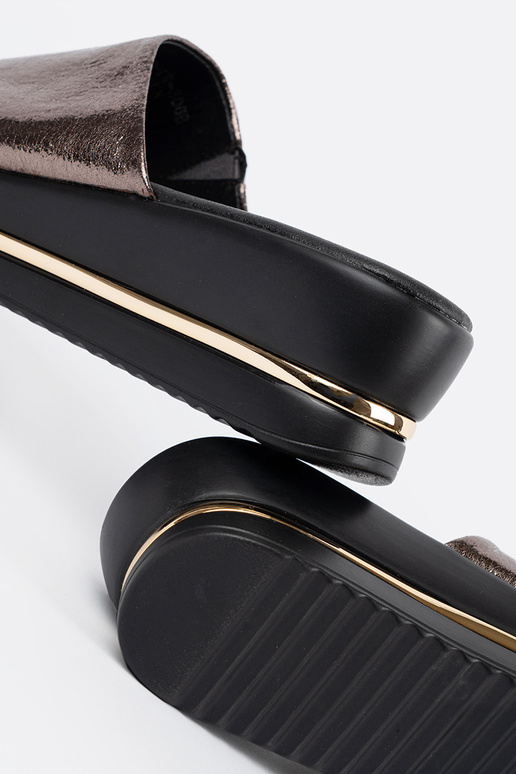 Metallilise disainiga platvormkäsnad...