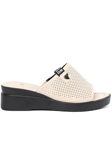 Naiste sussid platvormiga...