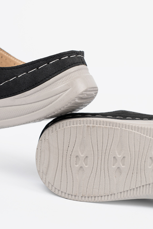 Mugavad sussid varustusega musta värv