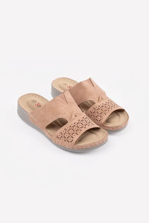 Sussid madalal platvormil pulberroosa...