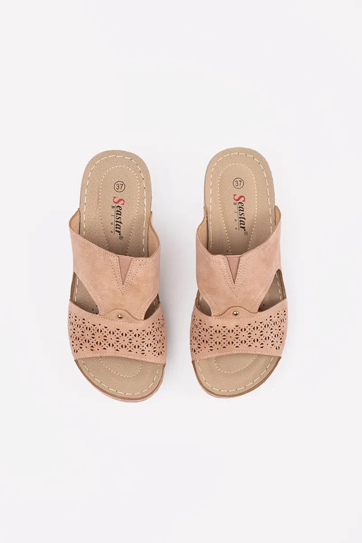 Sussid madalal platvormil pulberroosa...