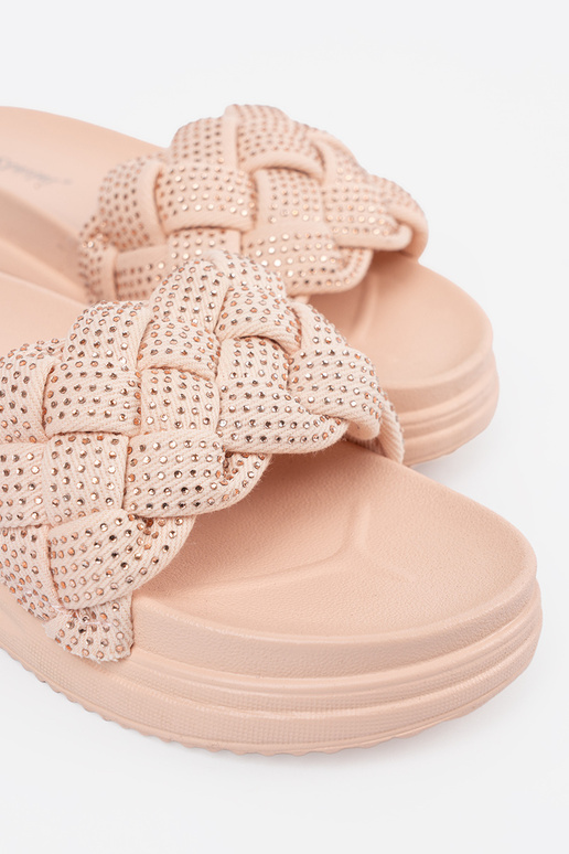 Sussid kristallidega roosa värv