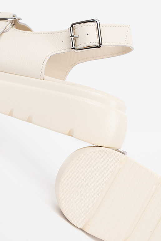 liivakarva klassikalised sandaalid...