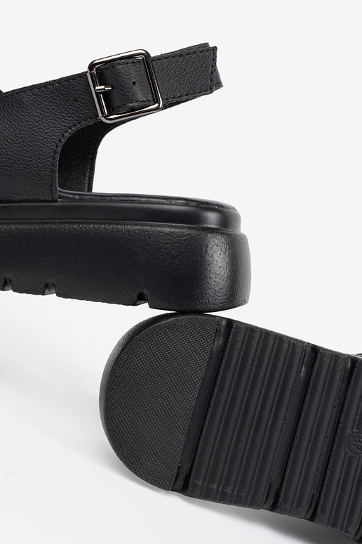 mustad klassikalised sandaalid... mustad klassikalised sandaalid...