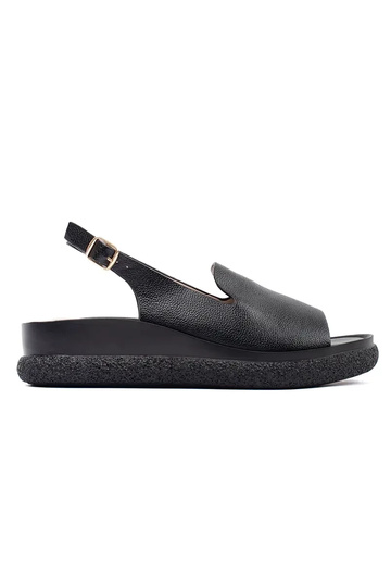mustad mugavad sandaalid...