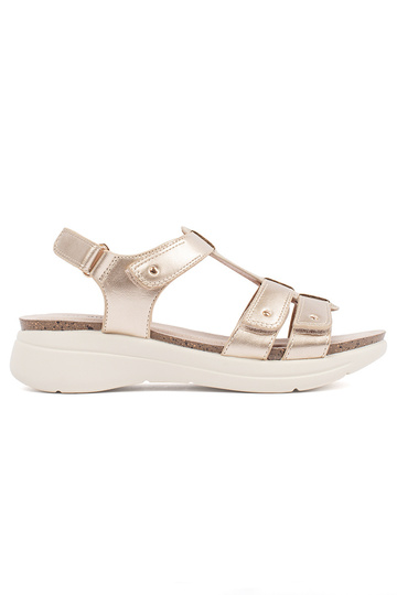 Mugavad sandaalid naistele...