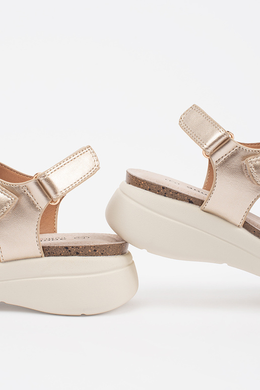 Mugavad sandaalid naistele kuldse värvi Mugavad sandaalid naistele kuldse värvi