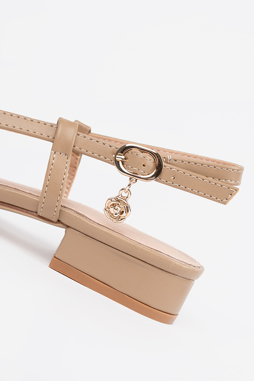 Tumedat hallikaspruuni sandaal