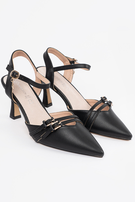 Must kõrged kontsad