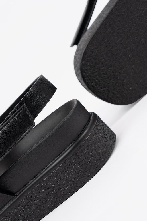 Mustad platvormsandaalid