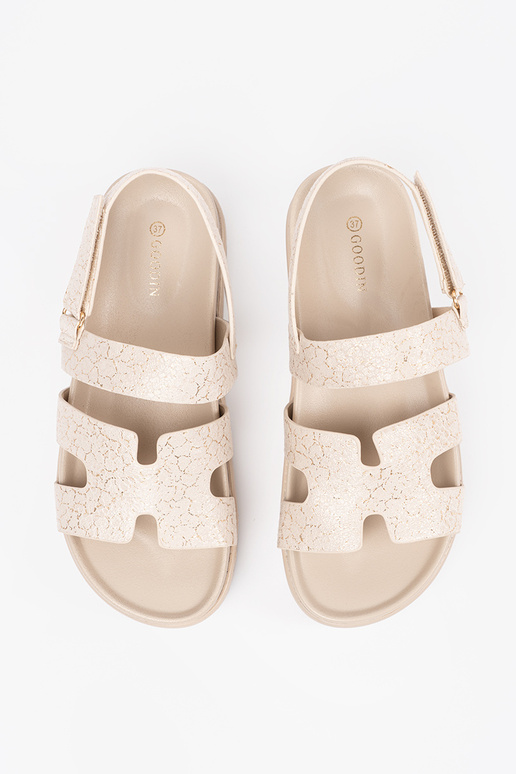 Klassikalise mudeli platvormsandals... Klassikalise mudeli platvormsandals...