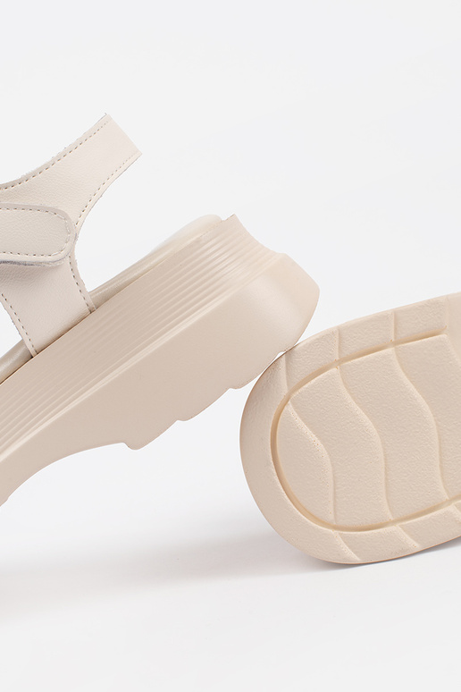 beeži värvi nahast platvormsandale