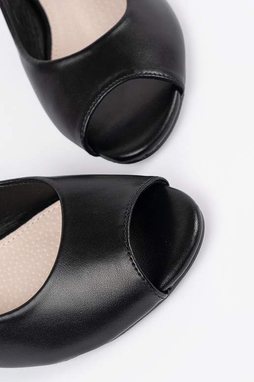 mustad sandaalid elegantsed madalal... mustad sandaalid elegantsed madalal...