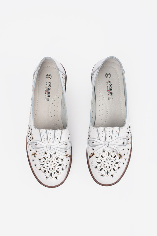 khaki värvi aukudega mokasiinid