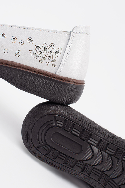 khaki värvi aukudega mokasiinid