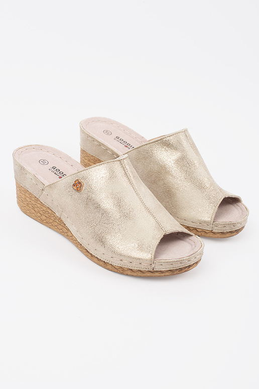 Kuldse värvi pleiatsandalid naistele